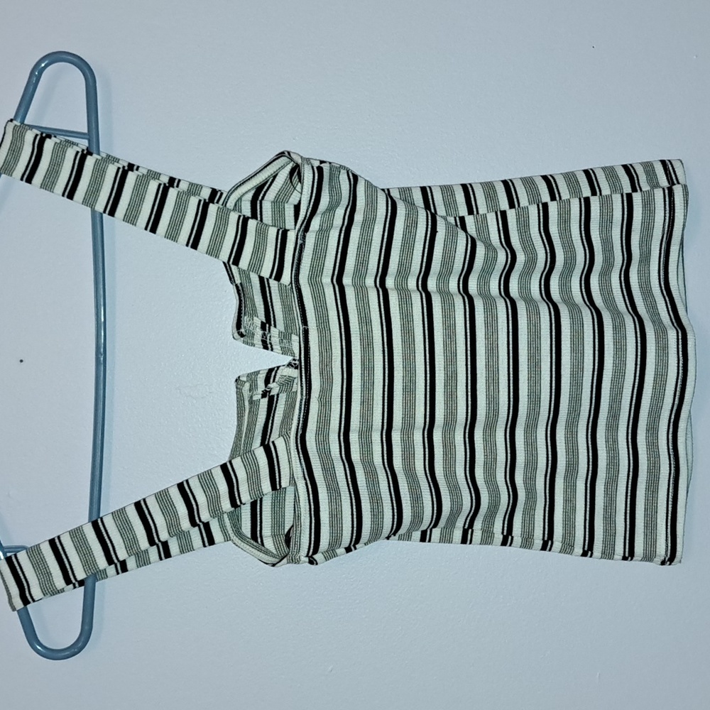 GUESS Ribbed Tank Top - Picture 2 of 4